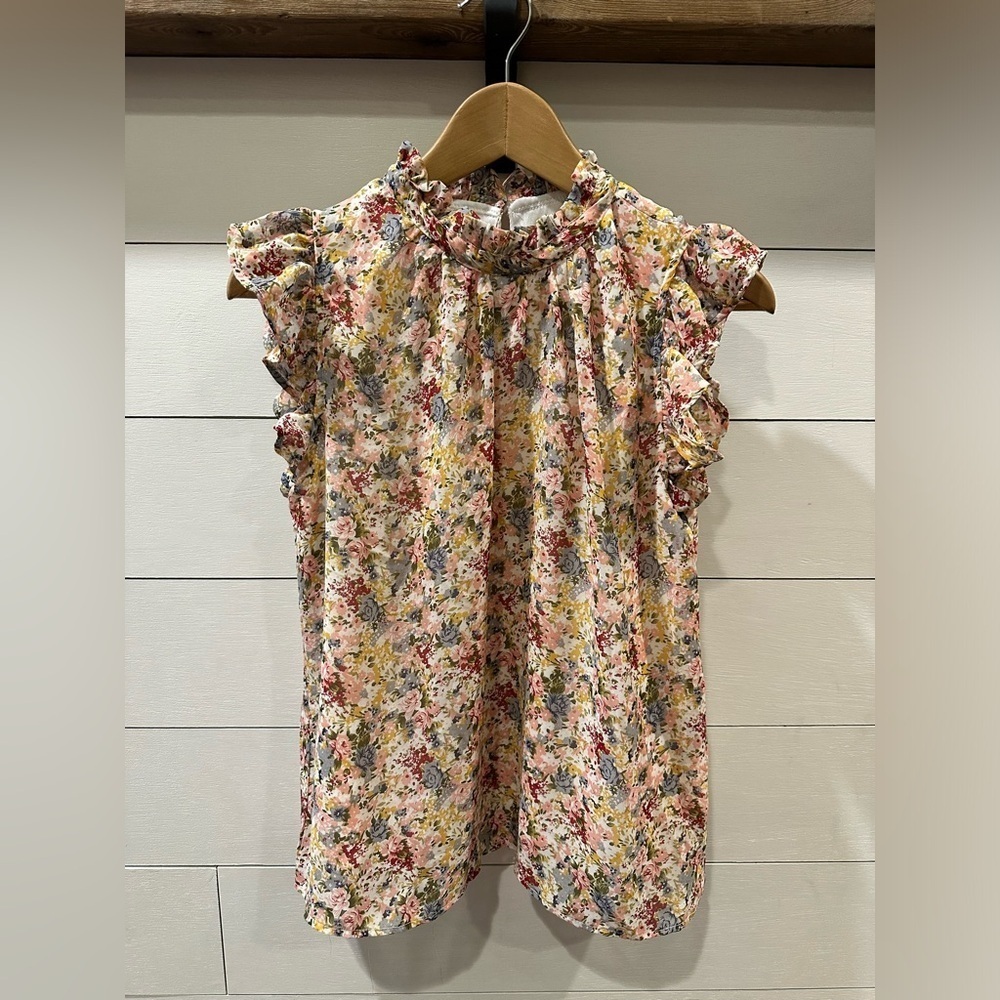 Andthewhy Floral Ruffle Sleeve Women's Top- size Medium